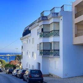 Cascais spacious well equipped central location garage 4 pessoas