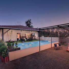 SaffronStays Ivy Courtyard - 5 bedroom & Veg Only Villa in Khopoli, hotel en Jambhulpāda