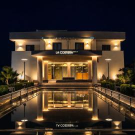 Hotel La Costiera, хотел в Варкатуро