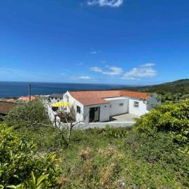 2 bed Oceanview Villa Wood-Fire BBQ Washer Dryer、São Mateusのホテル