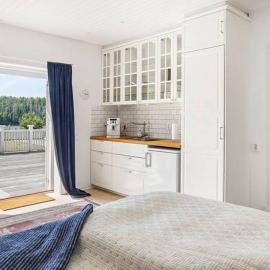 Pentry med sjöutsikt i Villa Forza, hotel u gradu Stora Forsa