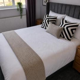 The Grimsby Heneage Stay
