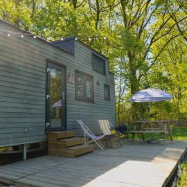 Prullenbos Tiny House Nutz Nest, khách sạn ở Wetteren