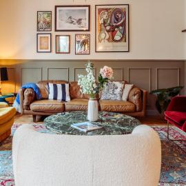 Le Falcoz, hotel u gradu Saint-Jean-de-Maurienne