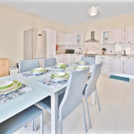 MM9 - Modern and Bright 2 bedroom apartment