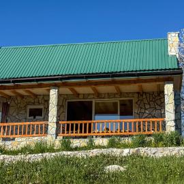 Bratosavina North House, hotel in Pljevlja