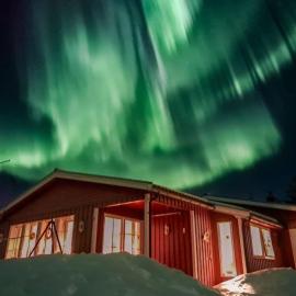Your Lofoten Home Base, Quiet & Well Located Basement Apartment, hotell i Vestvågøya