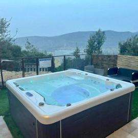 michal Cozy Garden Unit & Jacuzzi