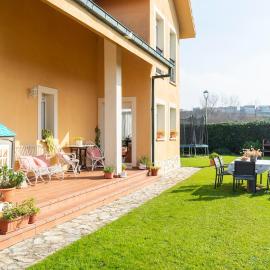 Bright villa in Liencres with garden and barbecue, hotell sihtkohas Liencres