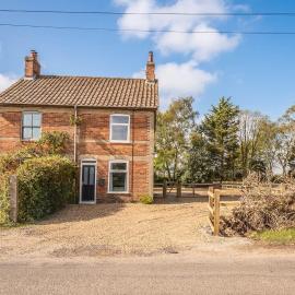 2 Crossing Cottage, Theberton