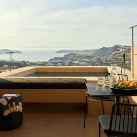 Enorme EOS Santorini - Adults Only, hotel en Pirgos