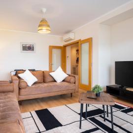 Luxury Condo - Pool close to the Islands & Sea, hotel sa Olhão