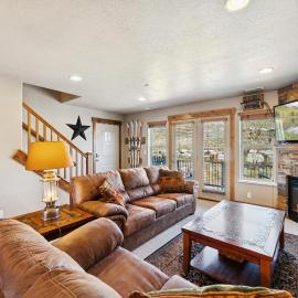 Ski/Lake condo near Basin/Powder/Nordic/Pineview, готель у місті Eden