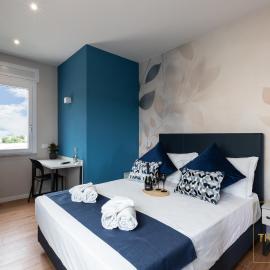 Thalassa Apartment - Seaview, pvt terrace, luxury design, A-C
