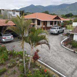 Quinta 4 esquinas cerca de Chachimbiro, hotel 
