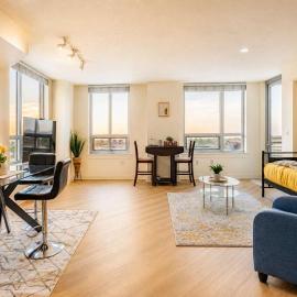 Silver Spring DC Metro 2BR Rooftop Gym LuxePad