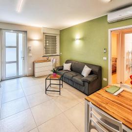 Casa Cavour - In Val di Susa con Parcheggio Moto, hotel a Bruzolo