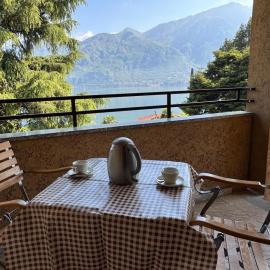 Limonta, Fiori e Lago Private Apartment, hotel di Limonta