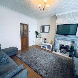 Lonsdale Terrace - 3 Bedrooms - Sleeps 6, hotel in Workington
