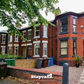Spacious 5BR Home in Leafy Withington