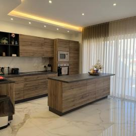Exclusive 2 Bed Penthouse with pool - by Hostmt