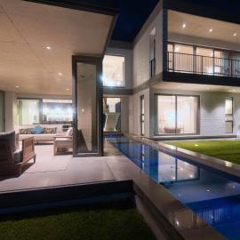 Sonvanger Villa Struisbaai، فندق في ستروزباي