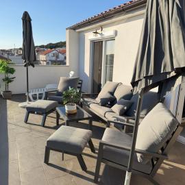 Muring Apartments, hotel in Tribunj