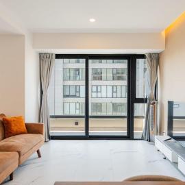 Designer Loft with insane Amenities Gym Cine Spa