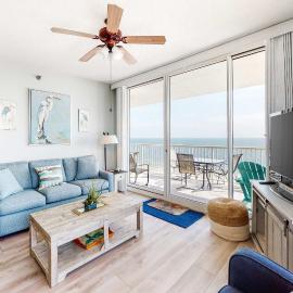 11th Floor Bayfront Condo w Amazing Views plus Shared Pools Tennis & Gym, hotel in Fort Morgan