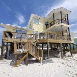 Beach & Gulf-Front Condo with Shared Outdoor Pool Beach Views Balcony Central AC, hotel in Fort Morgan