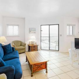 Sunny Gulf View Condo w Balcony WiFi AC & Shared Pools Hot Tubs Tennis, hotel a Fort Morgan