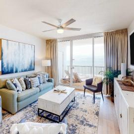 Luxury Condo on 12th Floor of Beautiful Resort with Shared Pool & Hot Tub WiFi