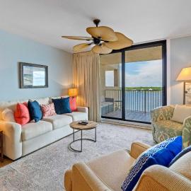 Beautiful waterfront condo with fantastic views pool balcony & W&D