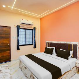 Hotel O DELIGHT INN, хотел в Chandrapur
