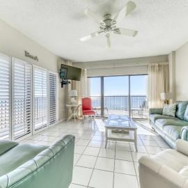 Waterfront corner condo with shared pools wrap-around balcony & tennis courts, hotel sa Orange Beach