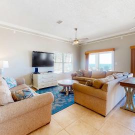 Large beachfront home with pool deck & AC - wedding-friendly