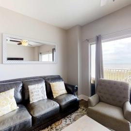Spacious and Shiny Condo with Shared Pool & Hot Tub Free WiFi Central AC, hotel en Orange Beach