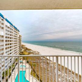 Lovely resort condo with spectacular Gulf views pool & tennis