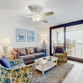 Beachfront condo with private balcony shared pool and hot tub