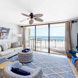 Beachfront beauty with private balcony beach access & shared pool hot tub