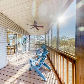 Easy beach access dog-friendly island home with private hot tub & shared pool