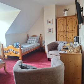 Spacious Twin Bedroom in Listowel, hotel in Listowel