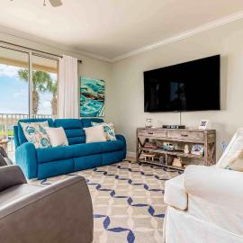 Ground-floor condo next to on-site pool with private patio & beach access, hotel in Dauphin Island