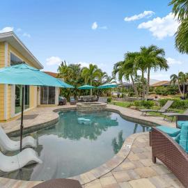 Luxe Siesta Key Home Pool Hot Tub Near Beach, hotel in Siesta Key