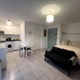 Studio avec Jardin Privé, Piscine, Tennis, Climatisation, calme