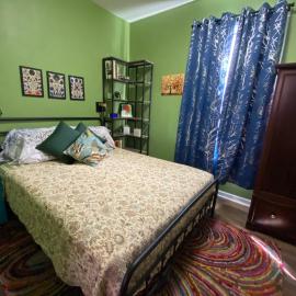 Tree of Life - Cottage East, hotel in Kansas City