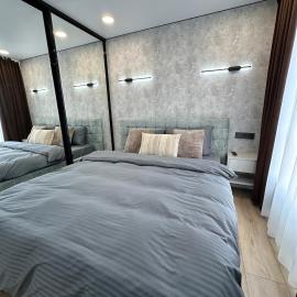 5 Min to Airport Apartment