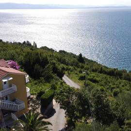 Apartments with parking space Medveja, Opatija - 7721, khách sạn ở Medveja