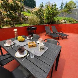 Bajo con terraza y bbq cerca de playas y Santander