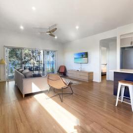 Pet-Friendly 3-Bed Coastal Gem Near Long Beach